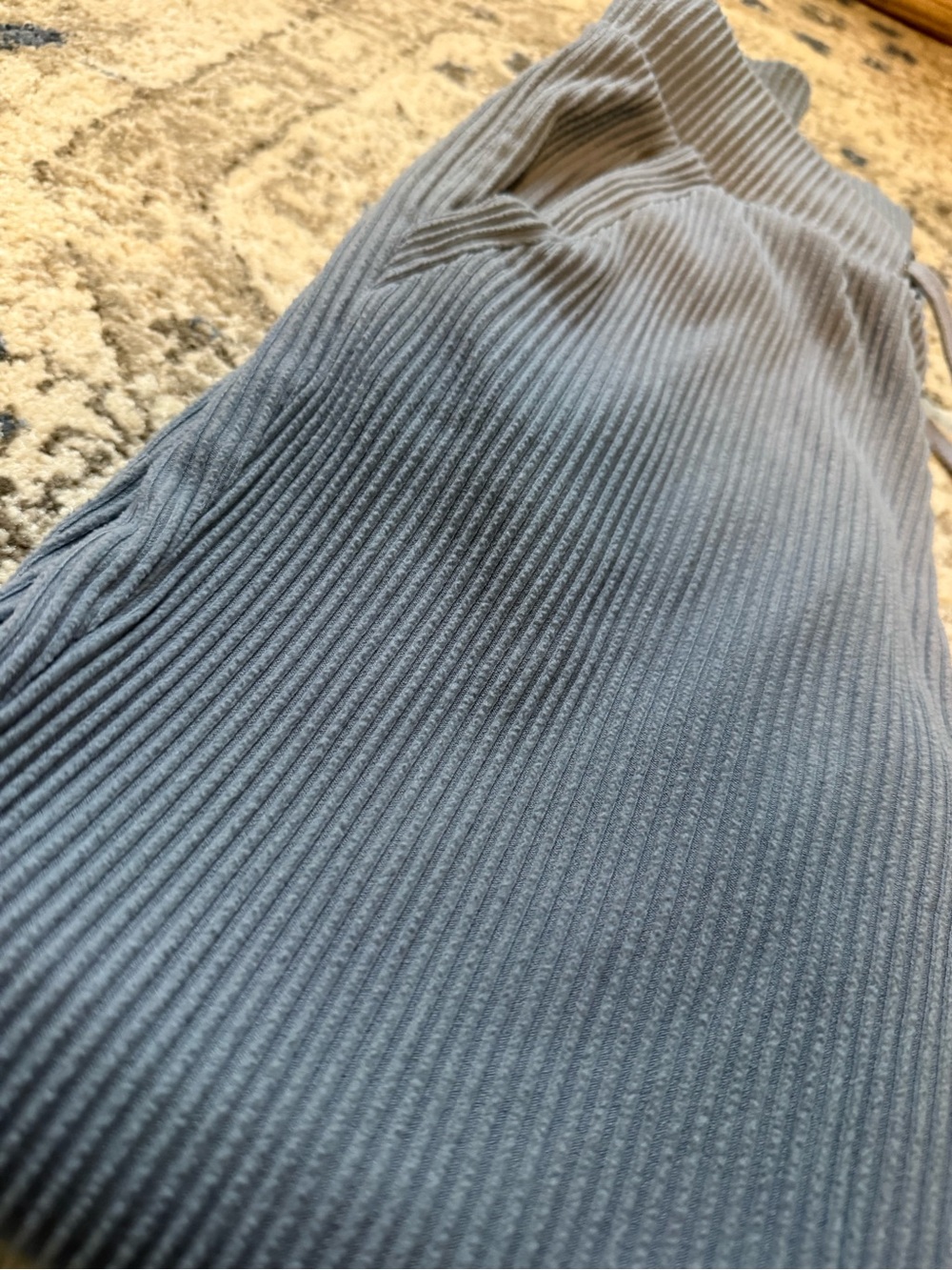 ALO Yoga Ribbed Drawstring Joggers - Picture 3 of 3